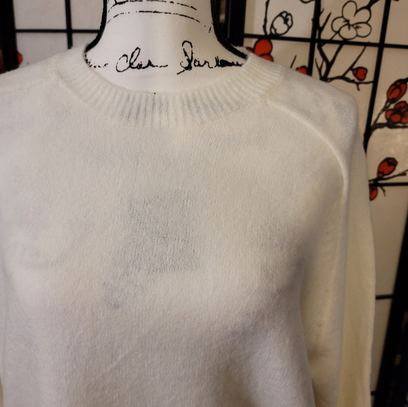 NEW TAGS ON "HOOKED UP BY I.O.T. SOFT FUZZY LADIES KNIT CARDIGAN - Picture 3 of 12